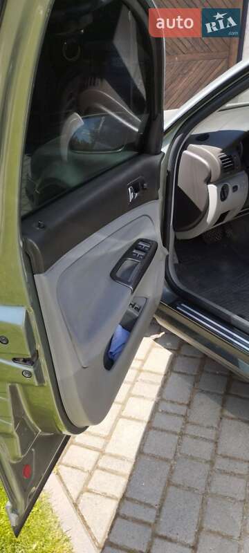 Седан Volkswagen Passat 2003 в Львові