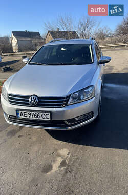 Универсал Volkswagen Passat 2011 в Доброполье