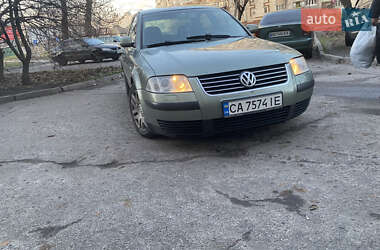 Седан Volkswagen Passat 2002 в Черкасах