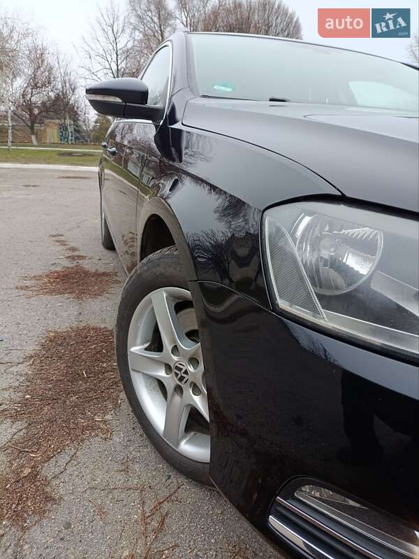 Универсал Volkswagen Passat 2012 в Покровском