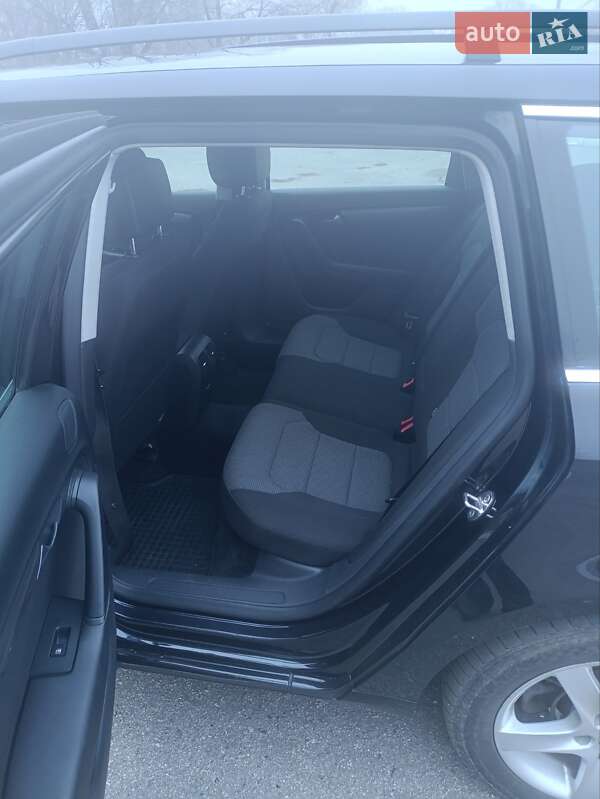 Универсал Volkswagen Passat 2012 в Покровском