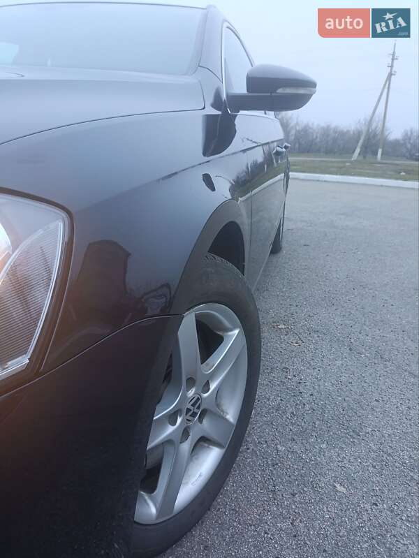 Универсал Volkswagen Passat 2012 в Покровском