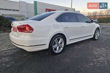 Седан Volkswagen Passat 2013 в Ужгороде