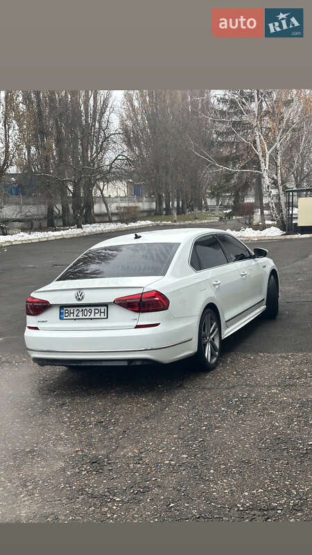 Седан Volkswagen Passat 2016 в Одессе