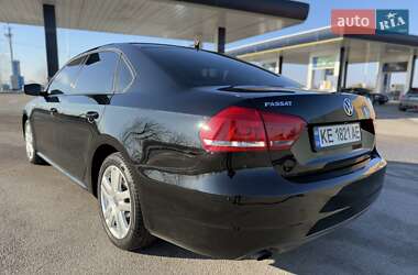 Седан Volkswagen Passat 2014 в Днепре