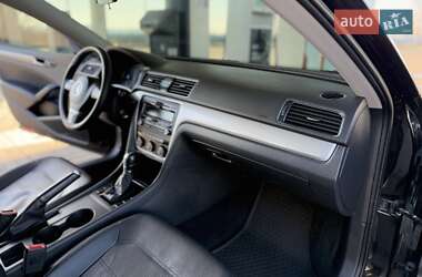 Седан Volkswagen Passat 2014 в Днепре