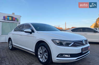 Седан Volkswagen Passat 2016 в Кривому Розі