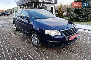 Седан Volkswagen Passat 2006 в Сарнах