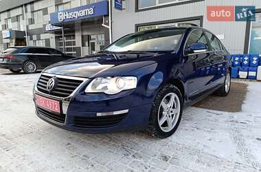 Седан Volkswagen Passat 2006 в Сарнах