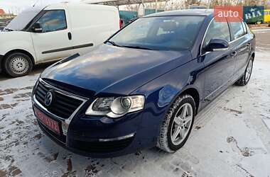 Седан Volkswagen Passat 2006 в Сарнах