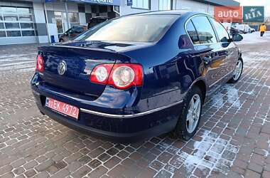 Седан Volkswagen Passat 2006 в Сарнах