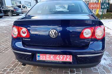 Седан Volkswagen Passat 2006 в Сарнах