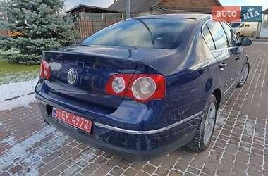 Седан Volkswagen Passat 2006 в Сарнах