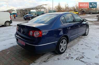 Седан Volkswagen Passat 2006 в Сарнах