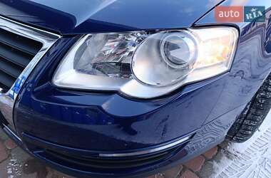 Седан Volkswagen Passat 2006 в Сарнах