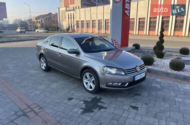 Седан Volkswagen Passat 2012 в Хусті