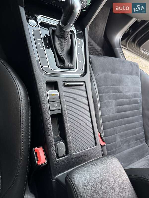 Универсал Volkswagen Passat 2017 в Ивано-Франковске