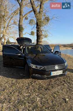 Універсал Volkswagen Passat 2016 в Житомирі