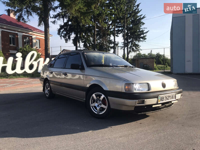 Седан Volkswagen Passat 1989 в 
