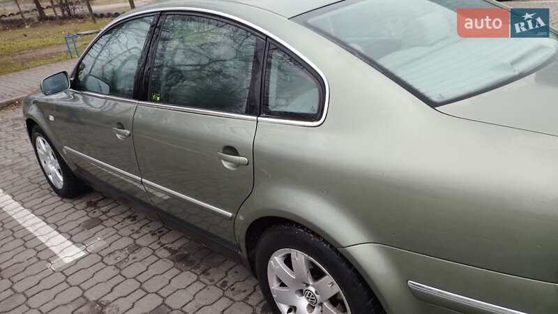 Седан Volkswagen Passat 2000 в Виннице