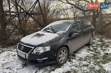 Універсал Volkswagen Passat 2006 в Сарнах