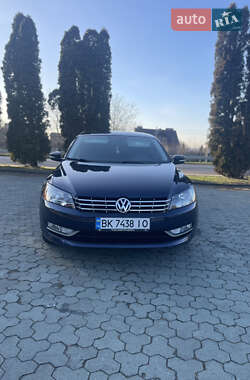 Седан Volkswagen Passat 2014 в Дубні