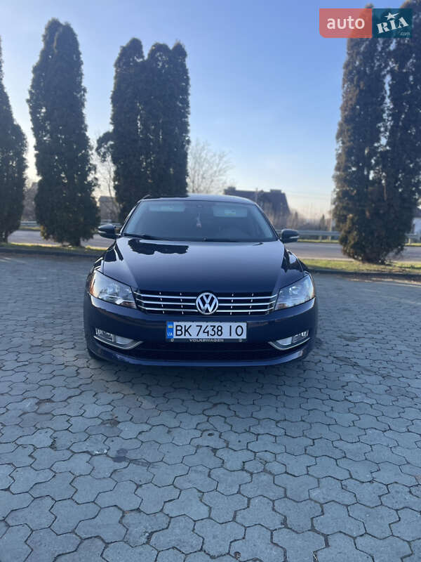 Седан Volkswagen Passat 2014 в Дубні