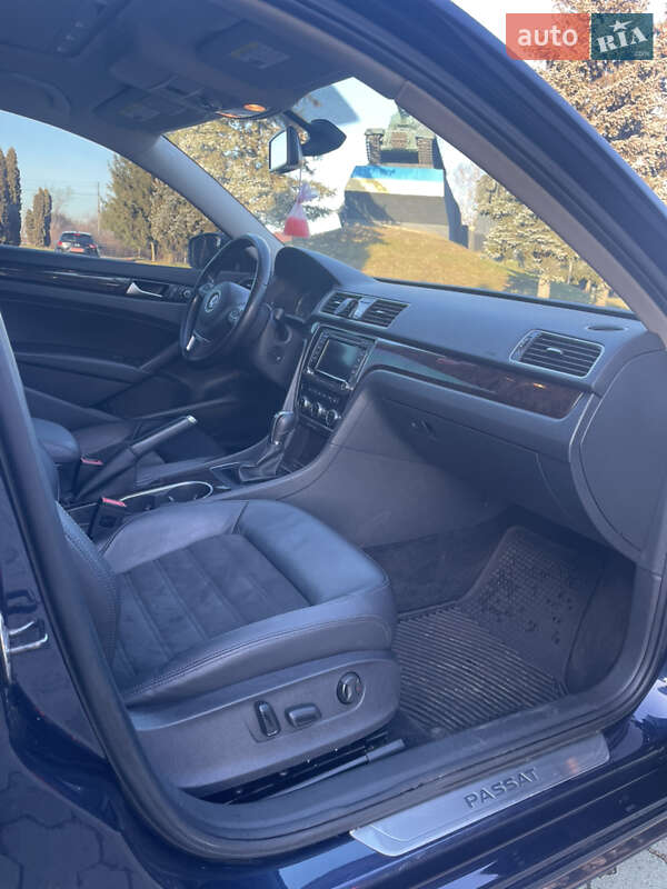 Седан Volkswagen Passat 2014 в Дубно