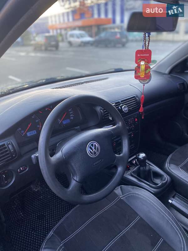 Универсал Volkswagen Passat 1999 в Калуше