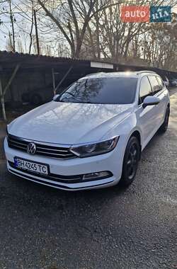 Універсал Volkswagen Passat 2015 в Одесі