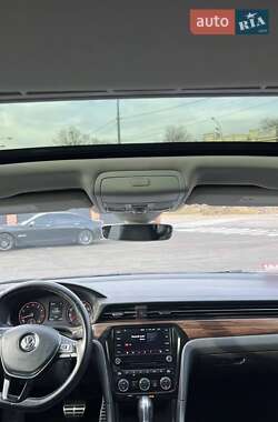 Седан Volkswagen Passat 2019 в 