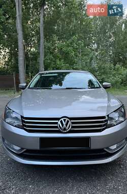 Седан Volkswagen Passat 2013 в Киеве