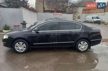 Седан Volkswagen Passat 2006 в Кельменцах