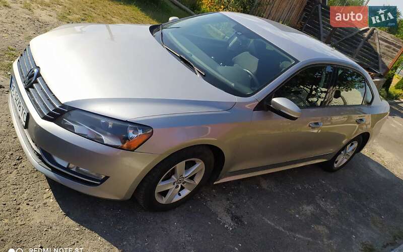 Седан Volkswagen Passat 2012 в Львове