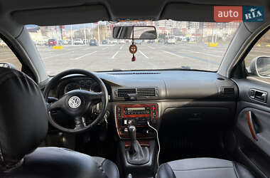 Седан Volkswagen Passat 2004 в Чернівцях