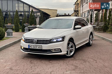 Седан Volkswagen Passat 2013 в Львові