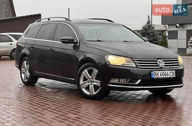 Універсал Volkswagen Passat 2011 в Рівному