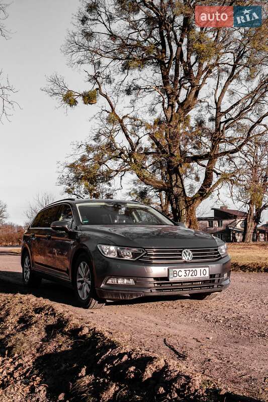 Універсал Volkswagen Passat 2015 в Золочеві