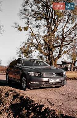 Універсал Volkswagen Passat 2015 в Золочеві