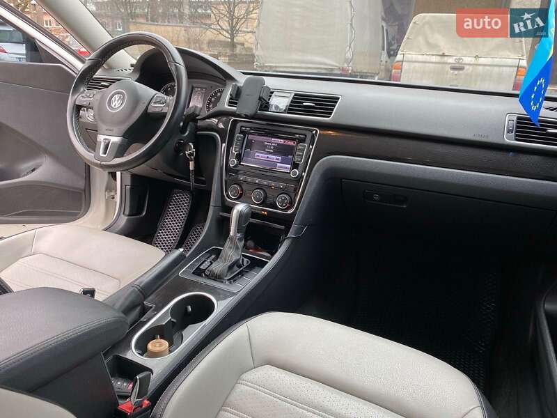 Седан Volkswagen Passat 2015 в 