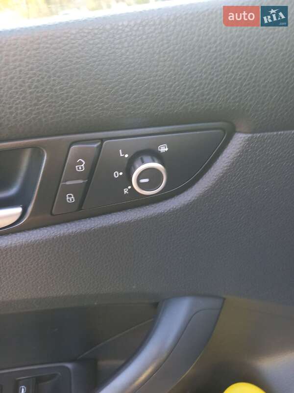 Седан Volkswagen Passat 2015 в Одессе