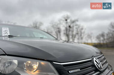 Универсал Volkswagen Passat 2012 в Киеве