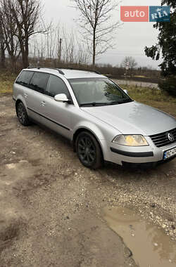 Универсал Volkswagen Passat 2004 в Городке