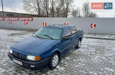 Седан Volkswagen Passat 1989 в Кременці