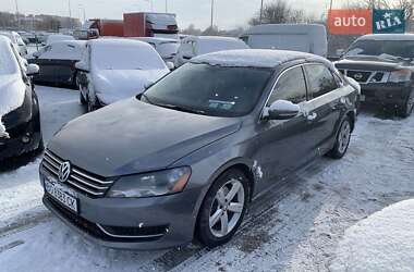 Седан Volkswagen Passat 2012 в Тернополі