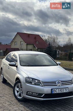 Седан Volkswagen Passat 2011 в Львові