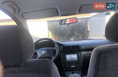 Седан Volkswagen Passat 2000 в Городенці