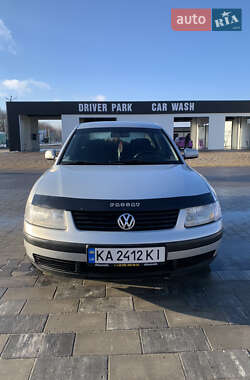 Седан Volkswagen Passat 1998 в Броварах