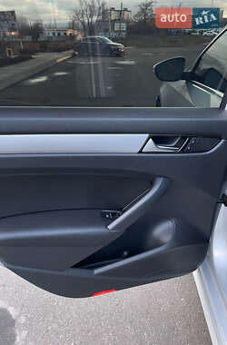 Седан Volkswagen Passat 2012 в 