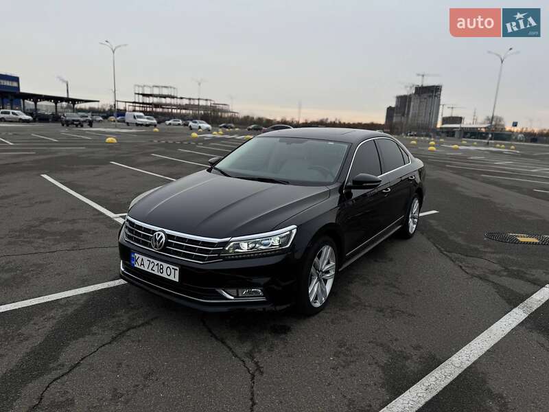 Седан Volkswagen Passat 2017 в Києві